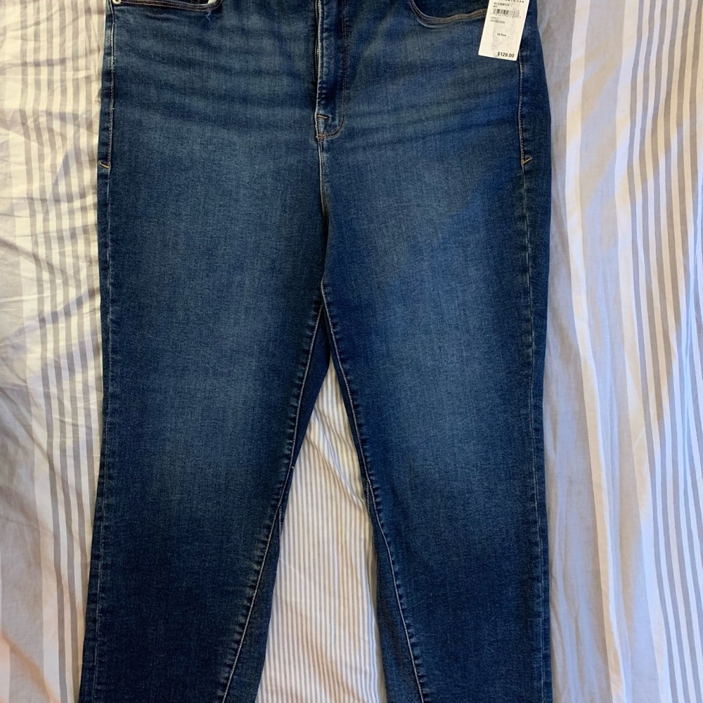 Good American Plus Straight Jeans